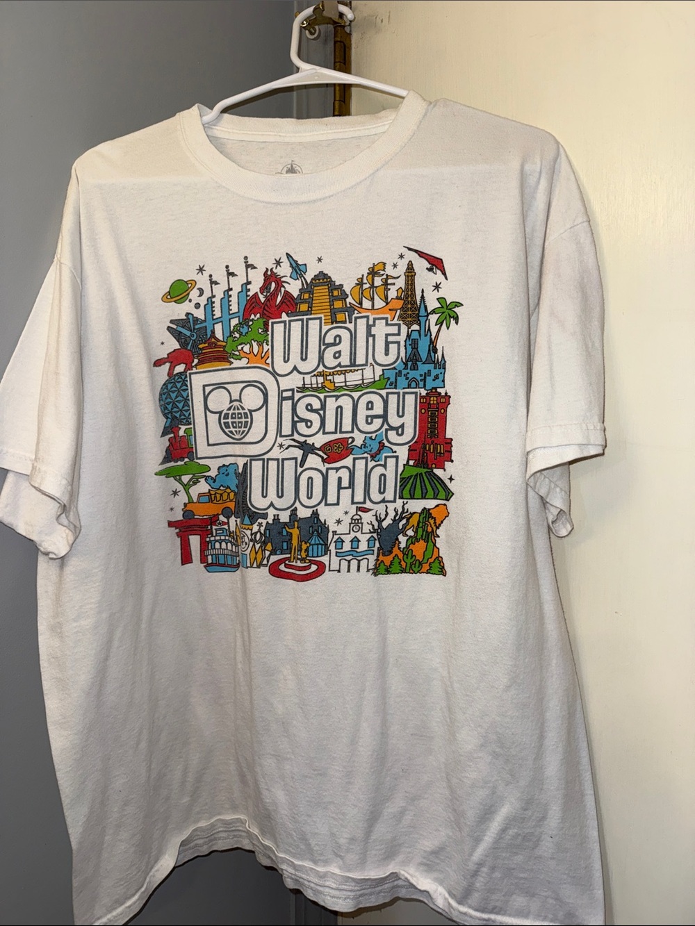 Disney White Walt Disney World Colorful Icon Graphic Tee
